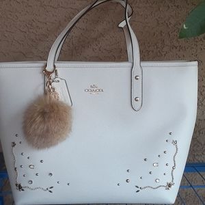 Coach creme tote bag